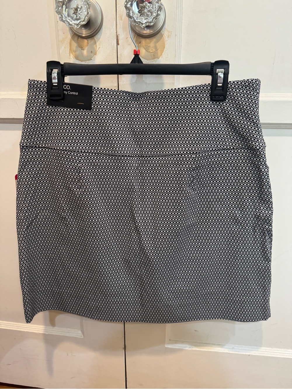 Black & White Patterned Women’s Skirt - Size M - Picture 4 of 7